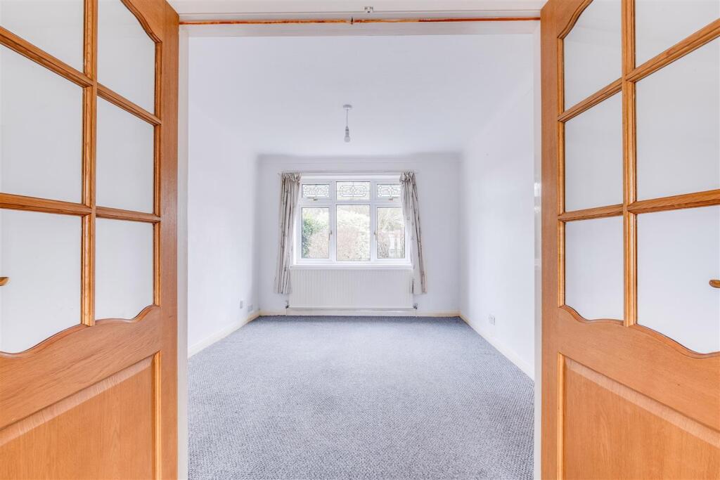 Additional property image - Meadow Lane, Willaston, Neston