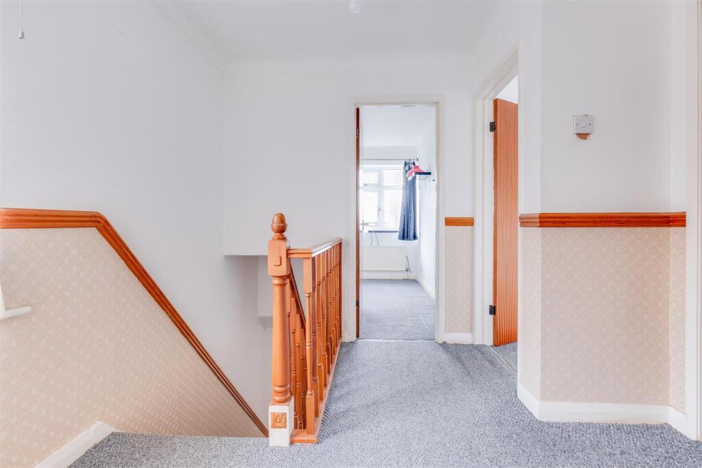 Additional property image - Meadow Lane, Willaston, Neston