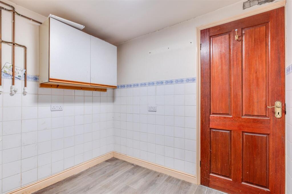 Additional property image - Meadow Lane, Willaston, Neston