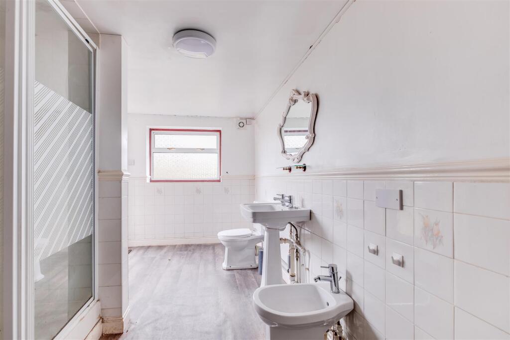 Additional property image - Meadow Lane, Willaston, Neston