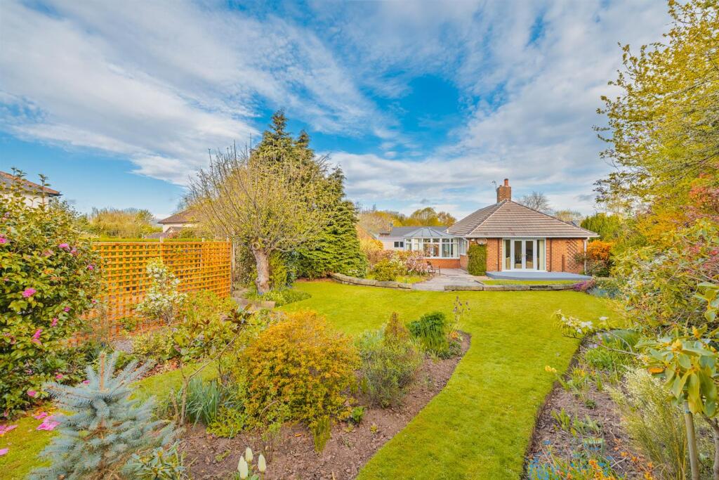 Main image of property: The Spinney, Parkgate, Neston