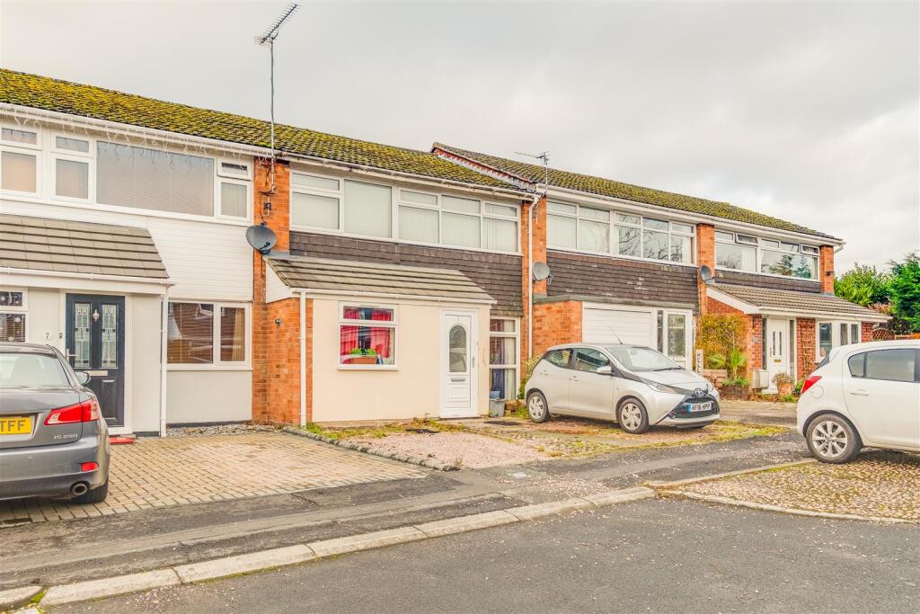 Main image of property: Meadow Close, Neston, Cheshire