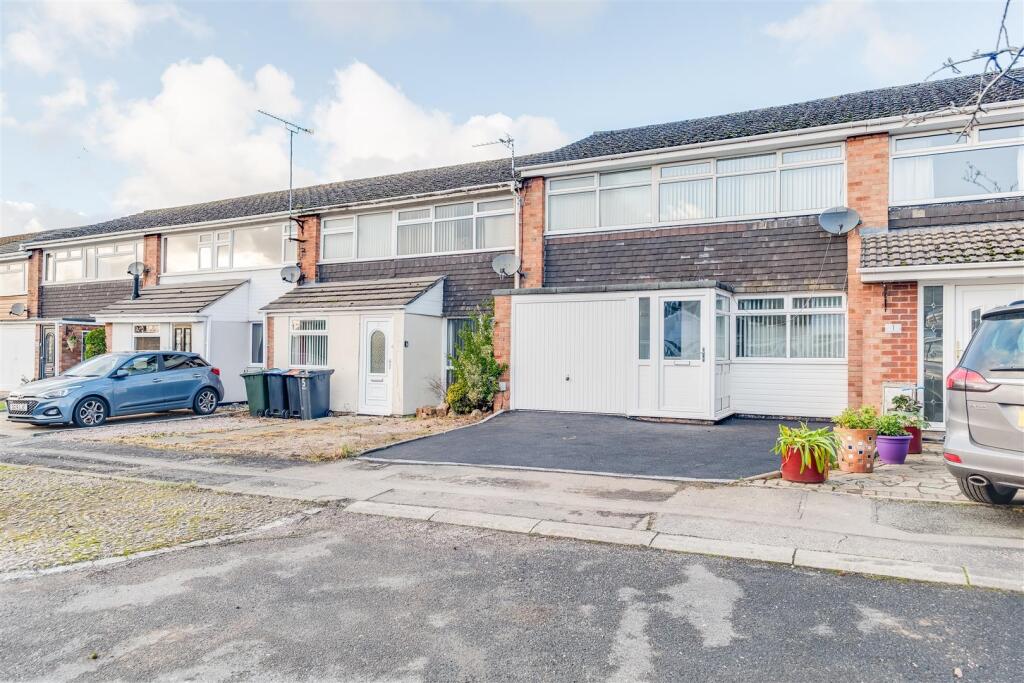 Main image of property: Meadow Close, Neston, Cheshire