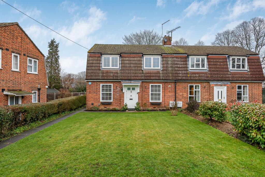 Main image of property: Youngs Rise, Welwyn Garden City, AL8