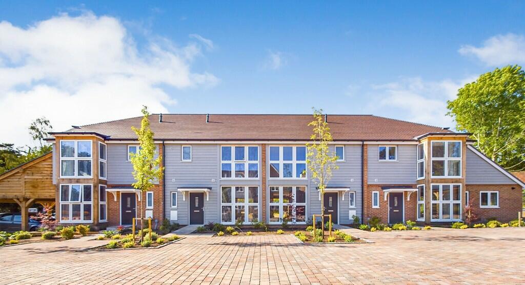 3 bedroom end of terrace house for sale in Church Road, Mannings Heath