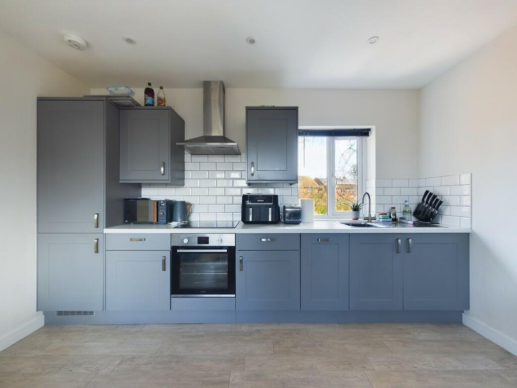 2 bedroom apartment for sale in Brighton Road, Mannings Heath, RH13