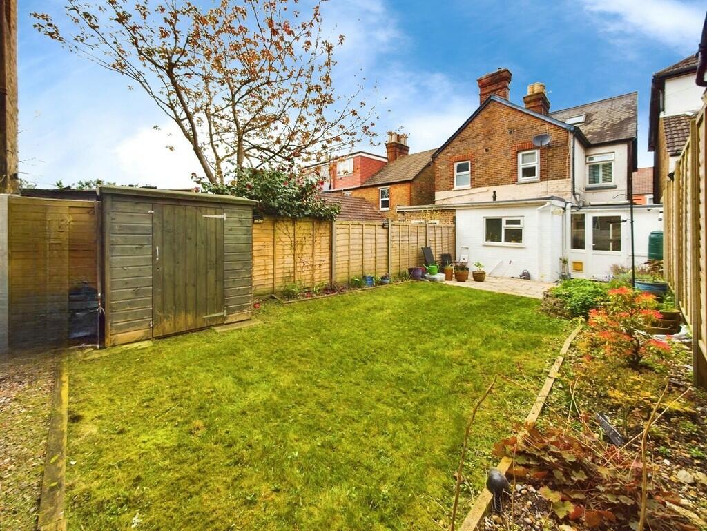 2 bedroom semidetached house for sale in Gladstone Road, Horsham, RH12