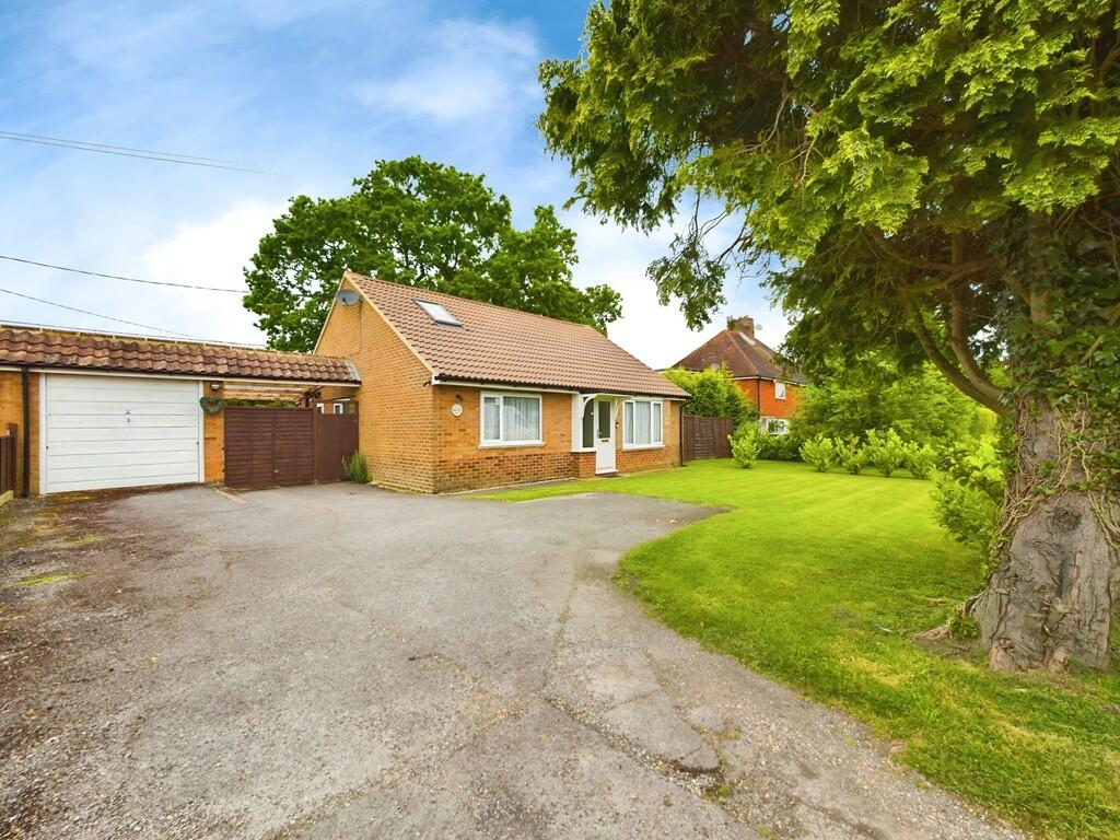 3 bedroom detached bungalow for sale in Dorking Road, Kingsfold, RH12