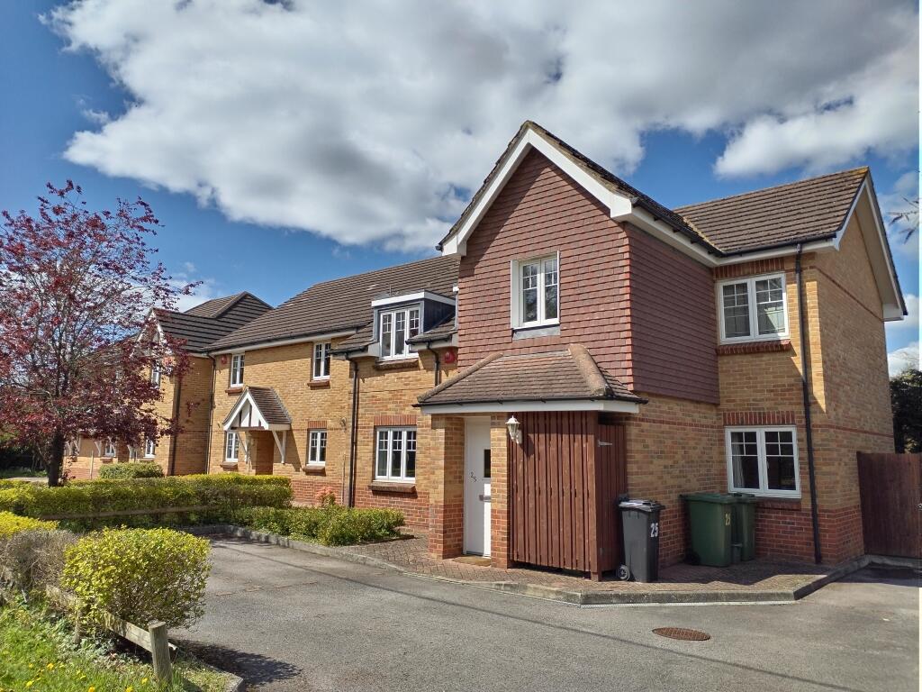 Main image of property: Reading Road, Chineham, Basingstoke, RG24