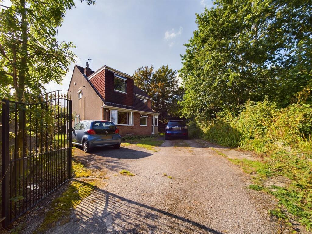 4 bedroom detached house for sale in Kents Green Kingswood, BS15