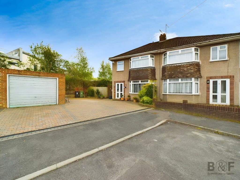 3 bedroom semidetached house for sale in Kendall Gardens Staple Hill, BS16