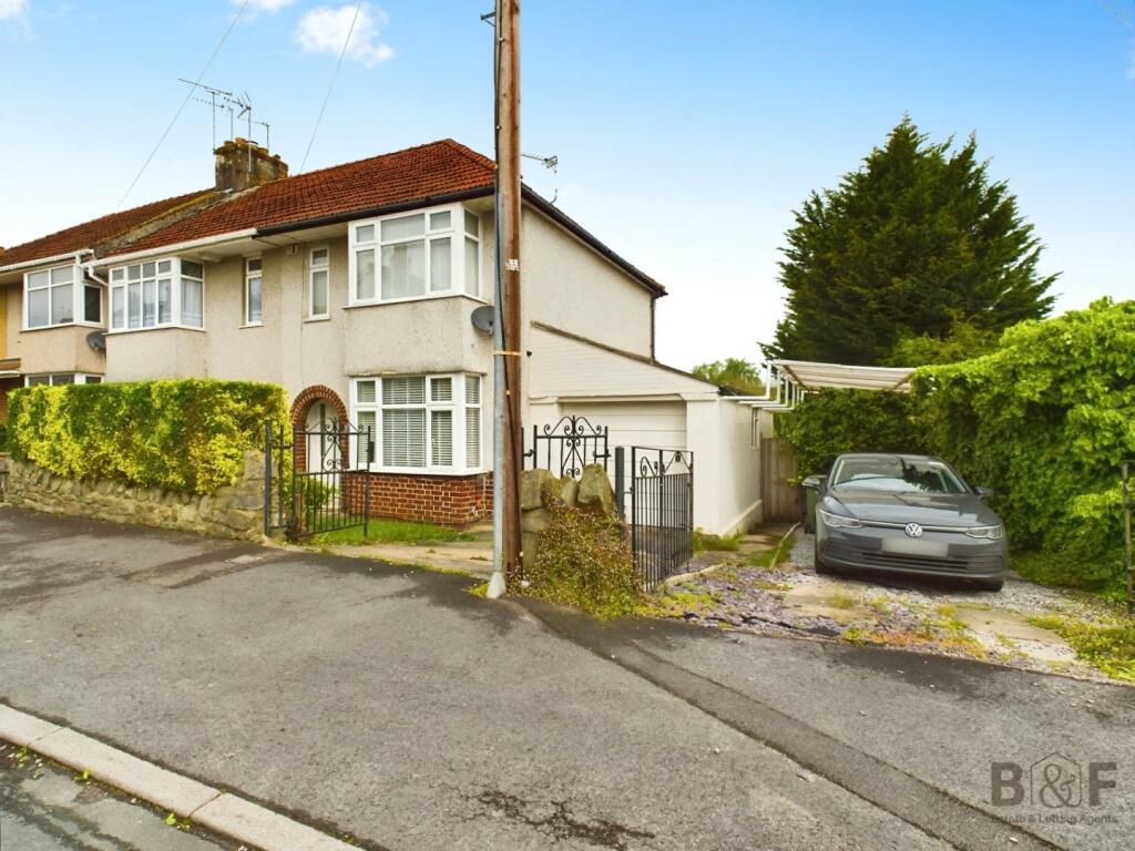 3 bedroom end of terrace house for sale in Alexandra Gardens, Staple