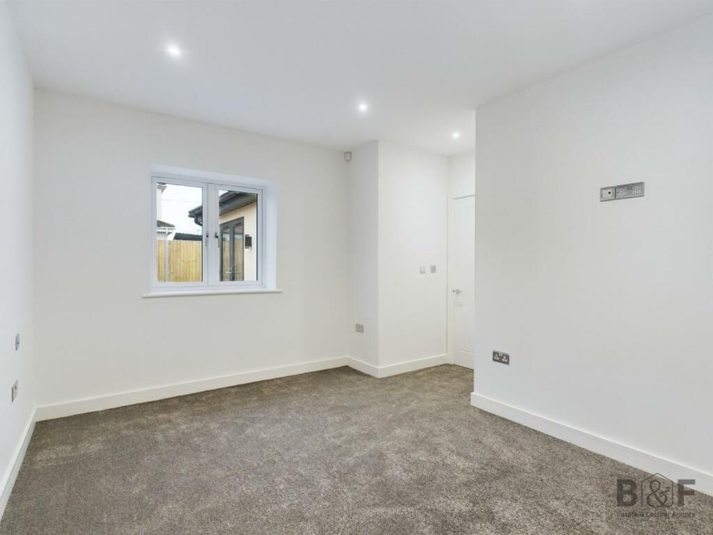 Additional property image - Oaklands Close, Mangotsfield