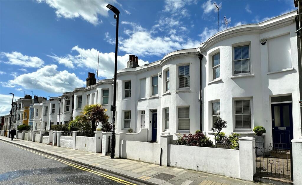 2 bedroom terraced house for sale in Surrey Street, Brighton, East Sussex, BN1