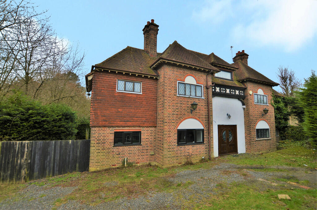 5 bedroom detached house for sale in The Gatehouse, Sidcup DA14