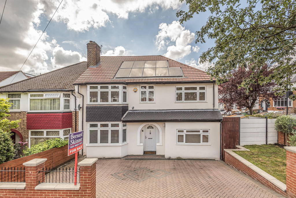 5 bedroom semidetached house for sale in Crookston Road, Eltham SE9