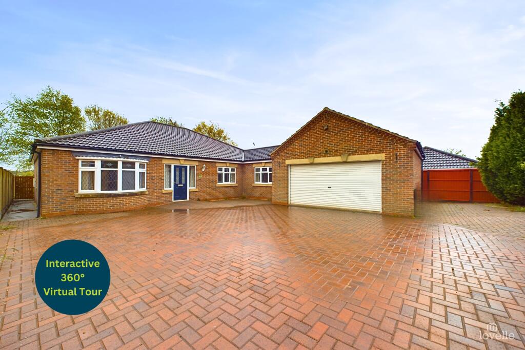 4 bedroom detached bungalow for sale in Tofts Road, BartonuponHumber