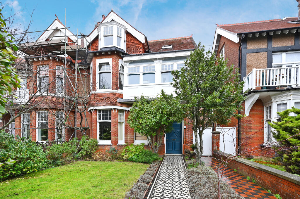 3 Bedroom Apartment For Sale In New Church Road, Hove, East Sussex, Bn3