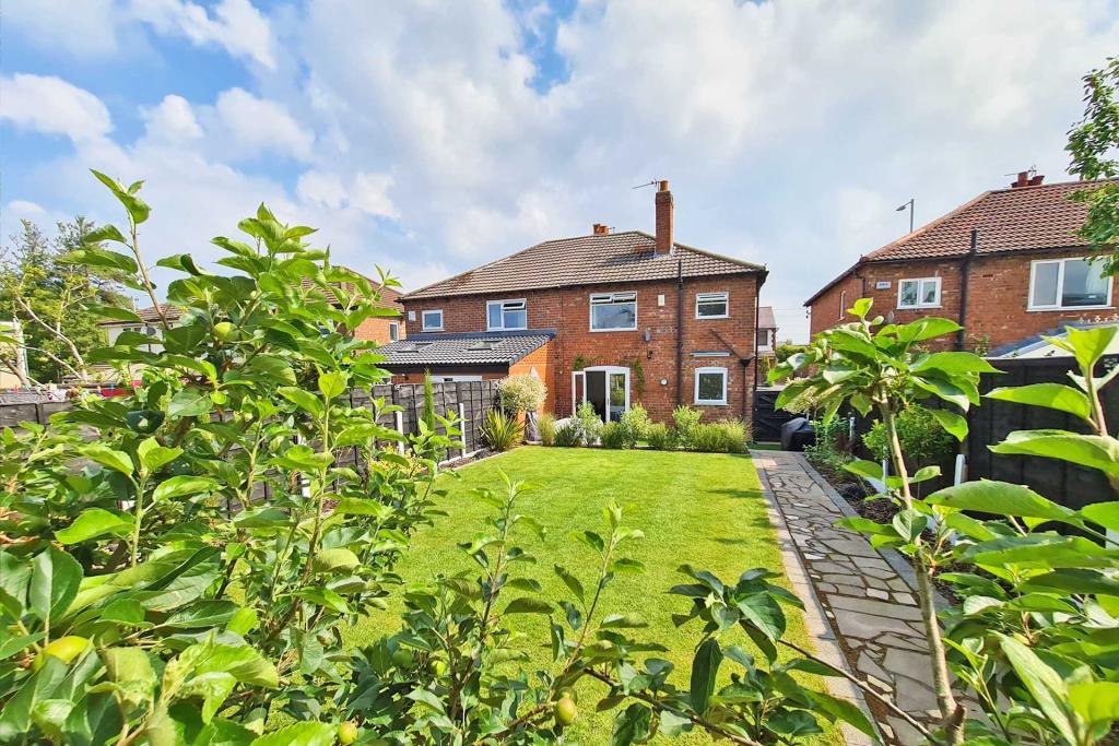 3 bedroom semidetached house for sale in Hulme Hall Road, Cheadle