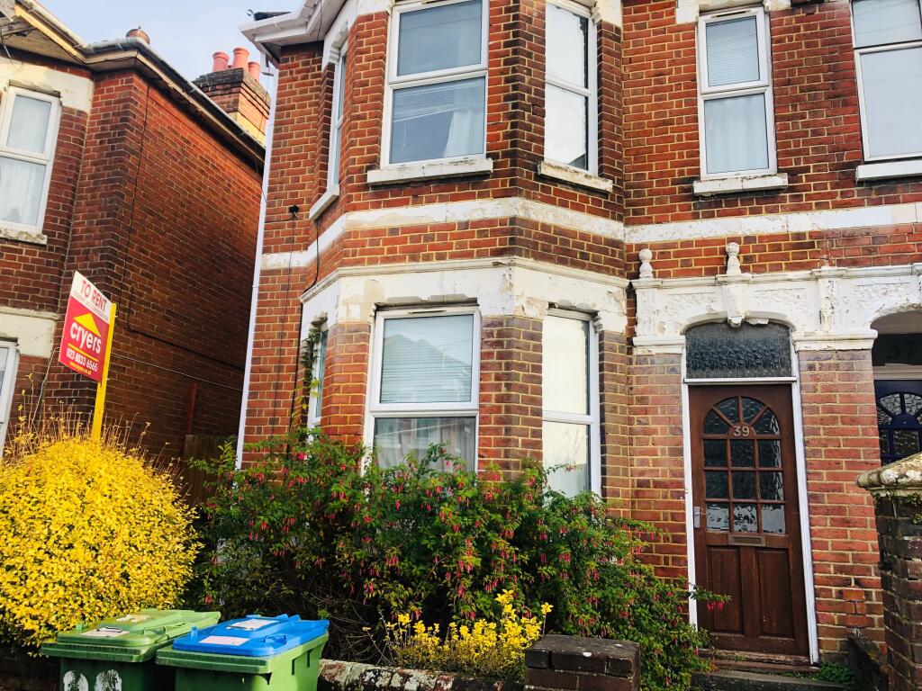 3 bedroom house for rent in Road, Polygon, SO15