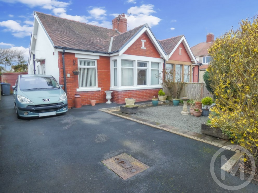 2 bedroom bungalow for sale in Ashmore Grove, ThorntonCleveleys, FY5