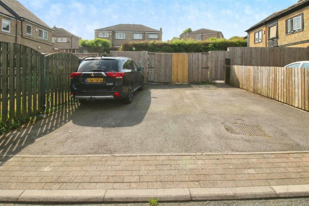 Additional property image - Tunwel Lane Cottages, Sovereign Court, Bradford BD2 2DB