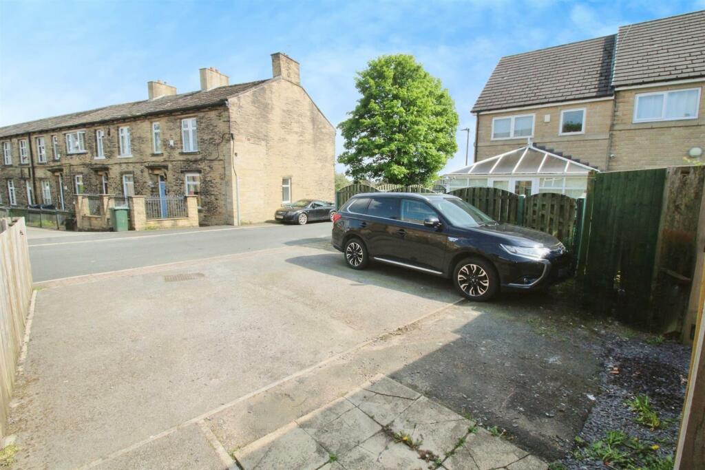 Additional property image - Tunwel Lane Cottages, Sovereign Court, Bradford BD2 2DB