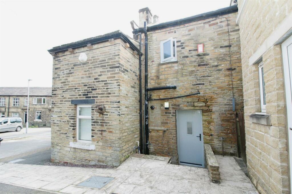Additional property image - Tunwel Lane Cottages, Sovereign Court, Bradford BD2 2DB