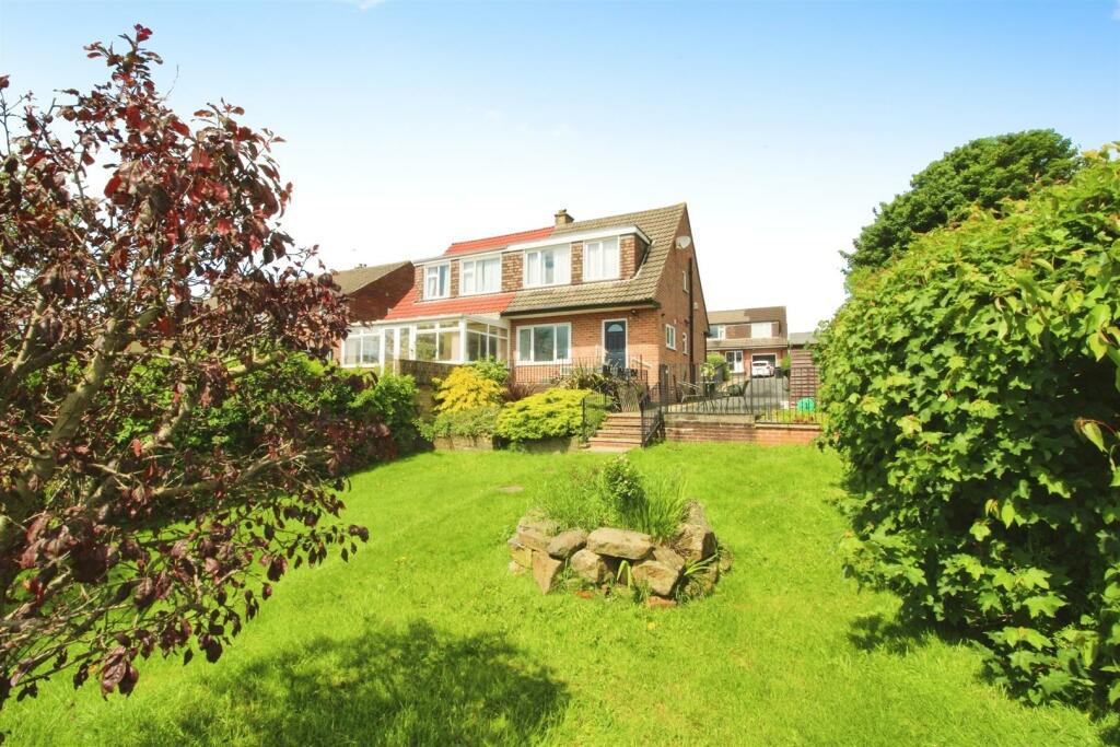 3 bedroom semidetached house for sale in Bredon Avenue, Shipley, BD18