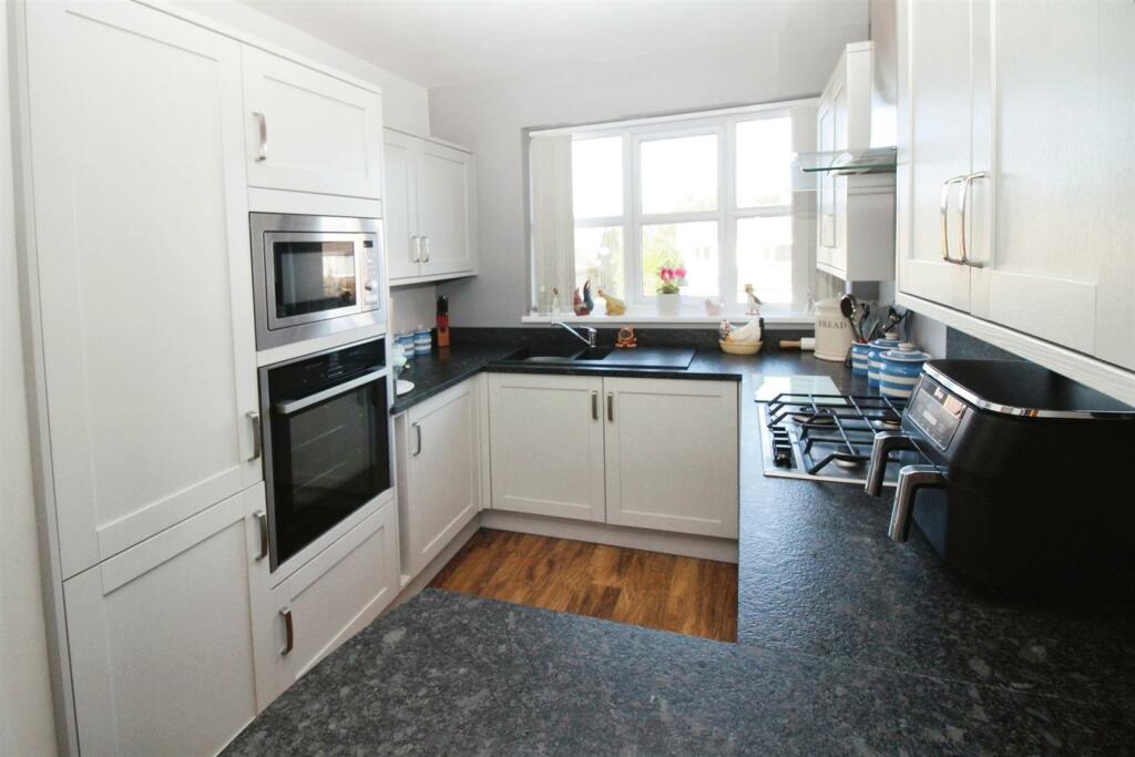 Additional property image - Bolton Hall Road, Bradford, BD2 1QB