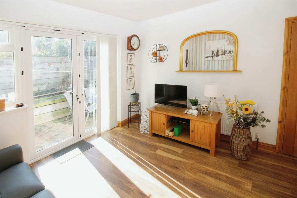 Additional property image - Bolton Hall Road, Bradford, BD2 1QB
