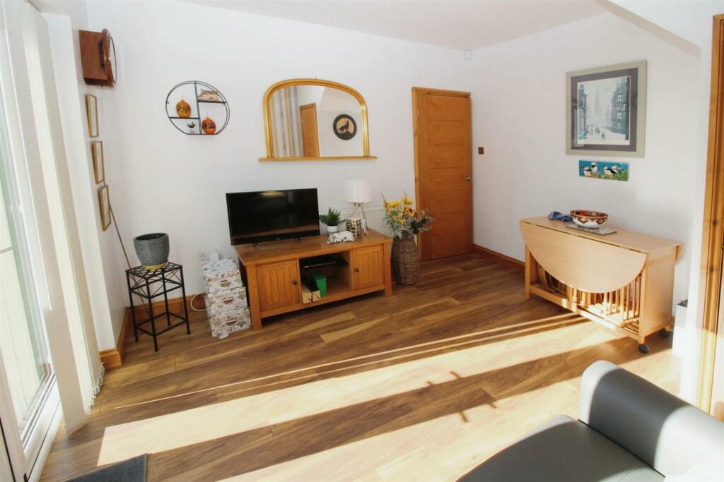 Additional property image - Bolton Hall Road, Bradford, BD2 1QB