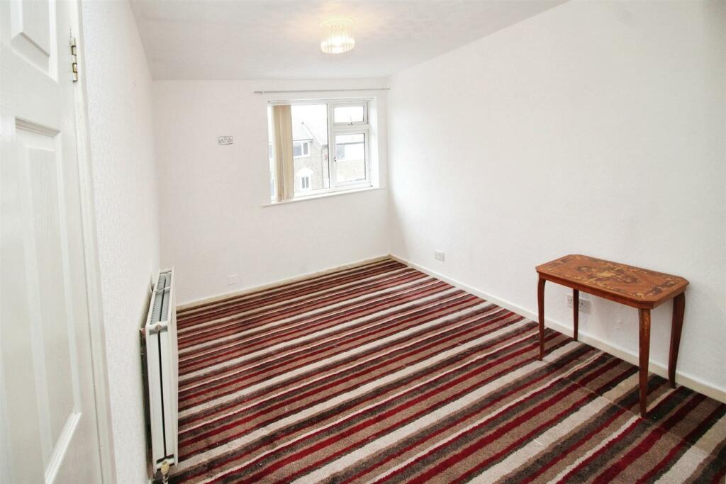 Additional property image - Peveril Mount, Bradford, BD2 3JY