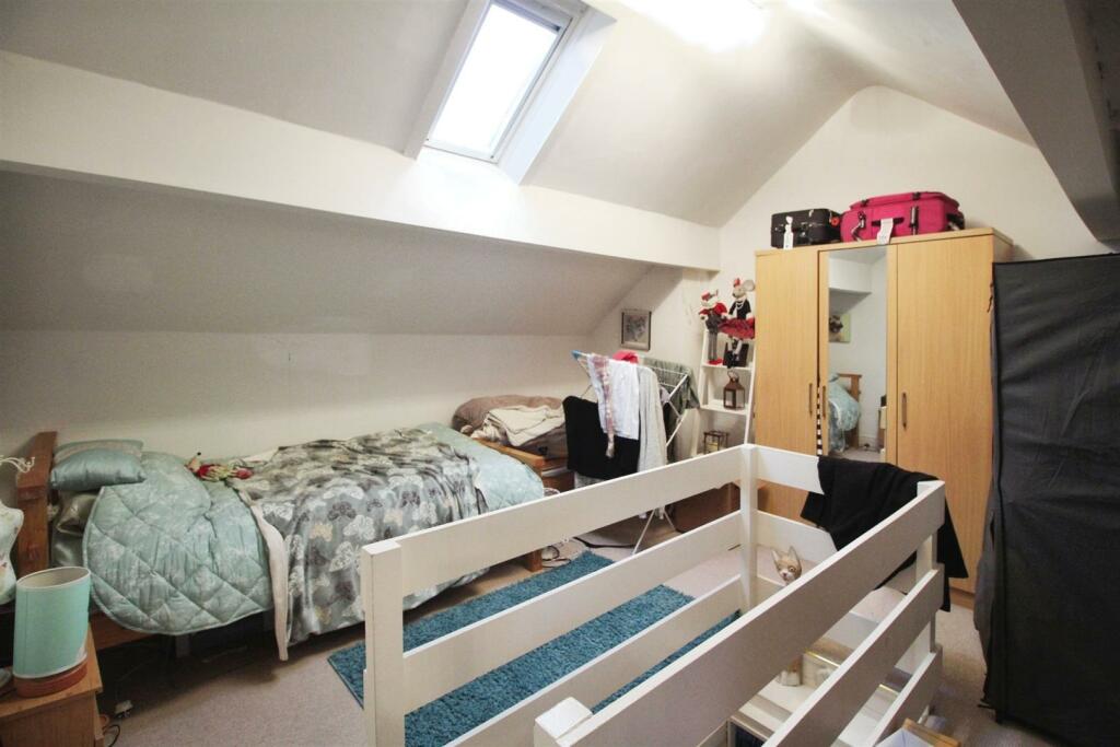 Additional property image - Moorside Road, Bradford, BD2 3HS