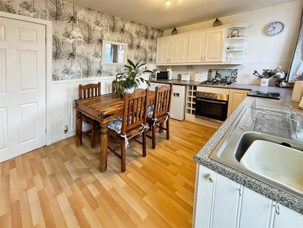 Additional property image - Musgrave Drive, Bradford, BD2 3JZ