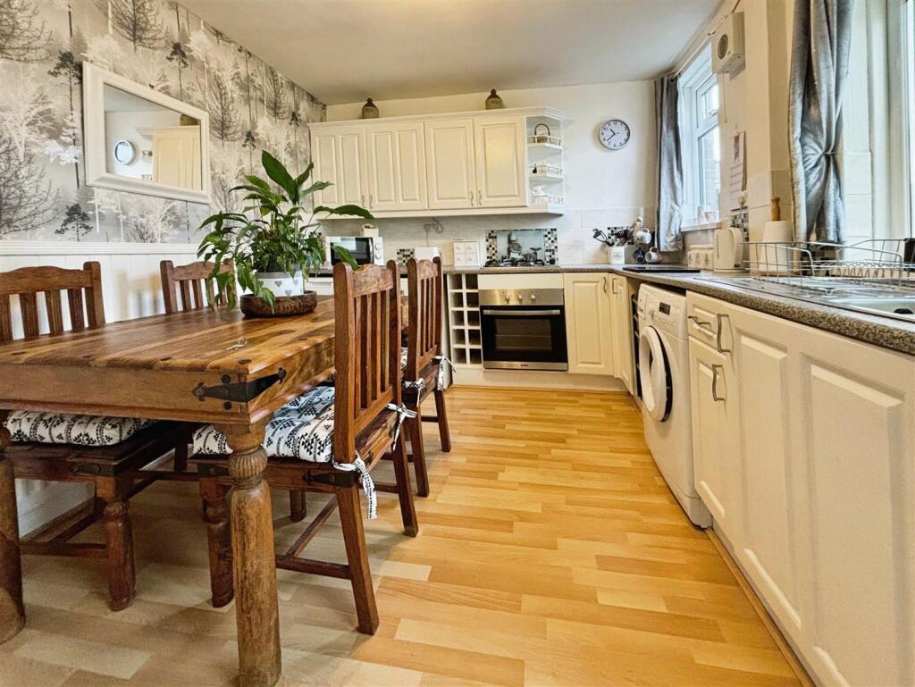 Additional property image - Musgrave Drive, Bradford, BD2 3JZ
