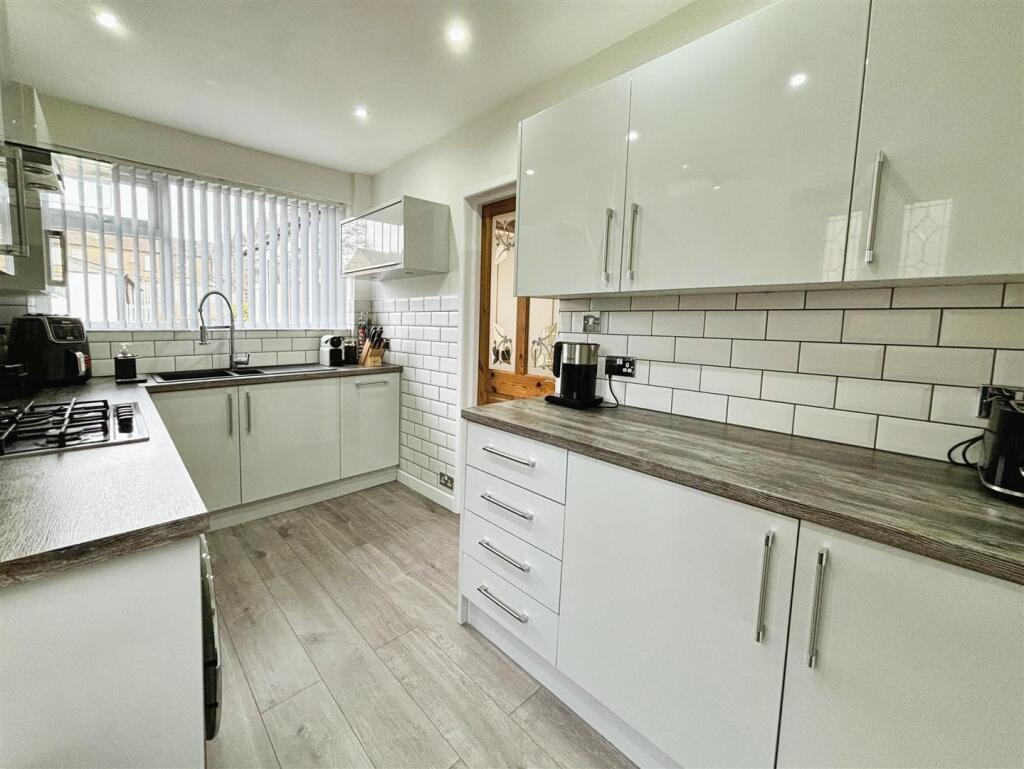 Additional property image - Robin Close, Bradford, BD2 2EZ