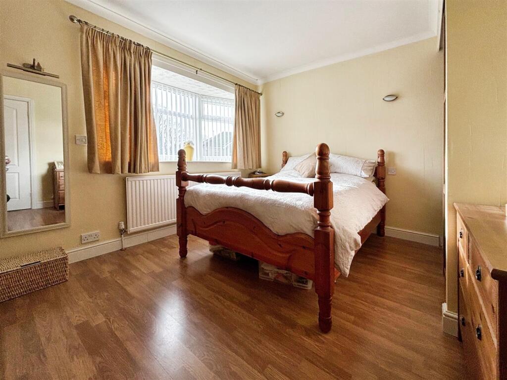 Additional property image - Robin Close, Bradford, BD2 2EZ