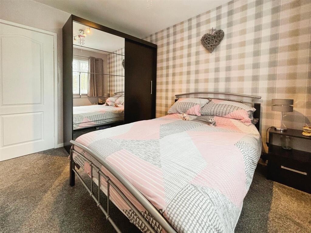 Additional property image - Robin Close, Bradford, BD2 2EZ