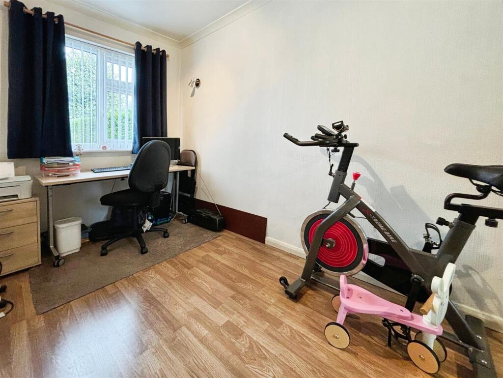 Additional property image - Robin Close, Bradford, BD2 2EZ