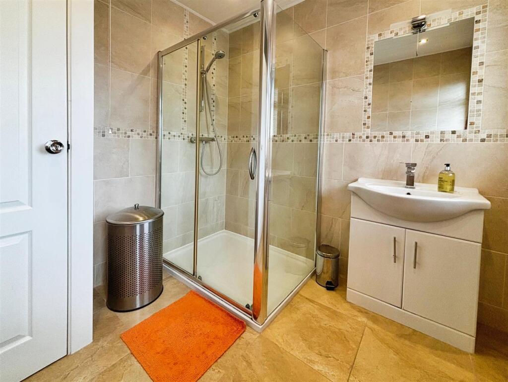 Additional property image - Robin Close, Bradford, BD2 2EZ