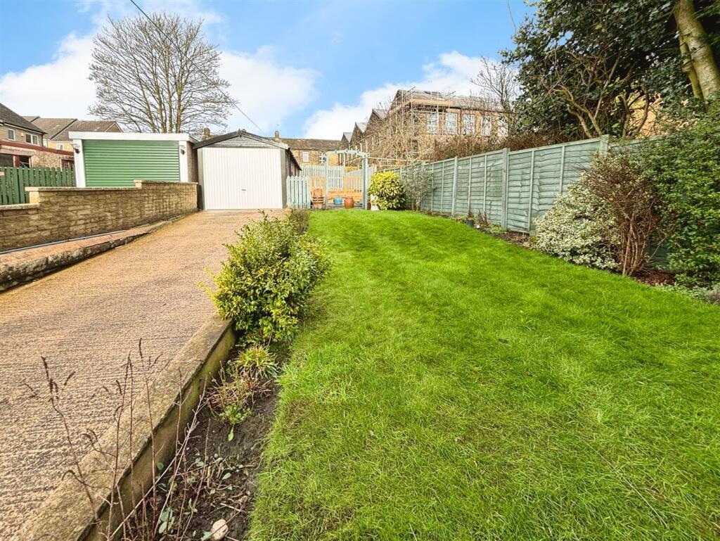 Additional property image - Robin Close, Bradford, BD2 2EZ