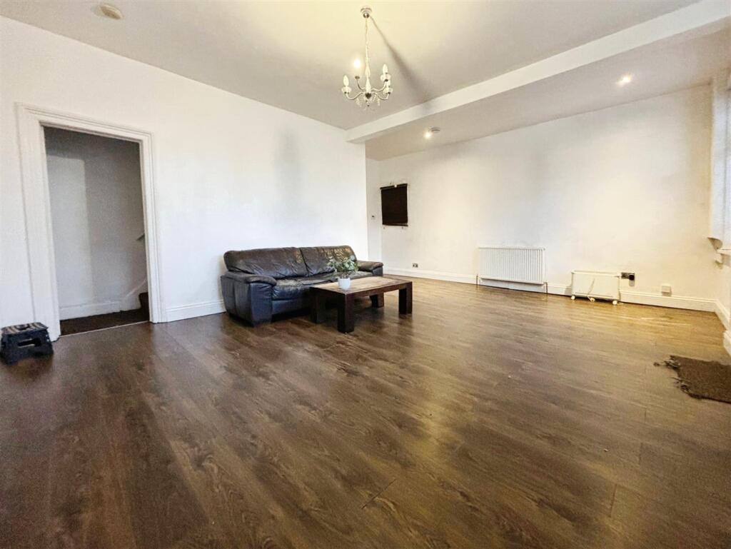 Additional property image - Heaton Road, Bradford, BD9 4RY