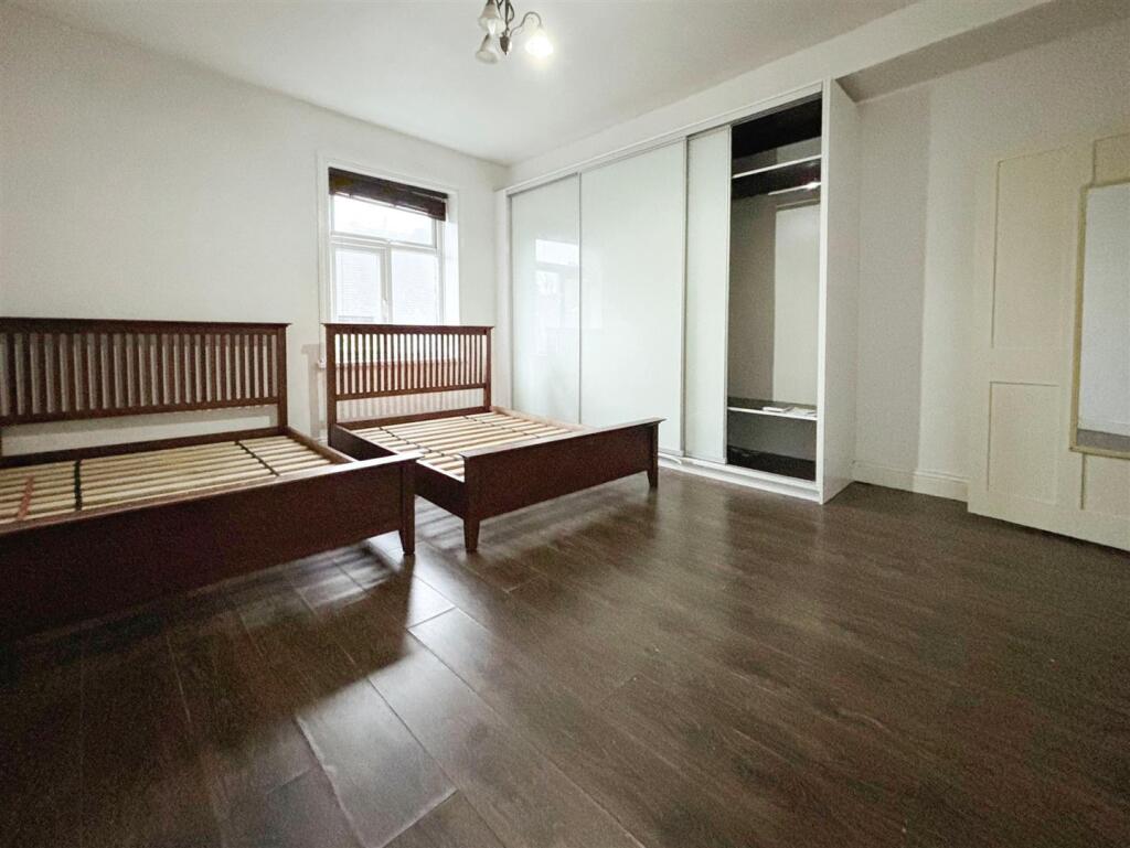 Additional property image - Heaton Road, Bradford, BD9 4RY