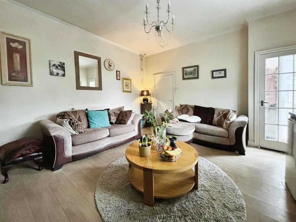 Additional property image - Harrogate Road, Bradford, BD2 3DY