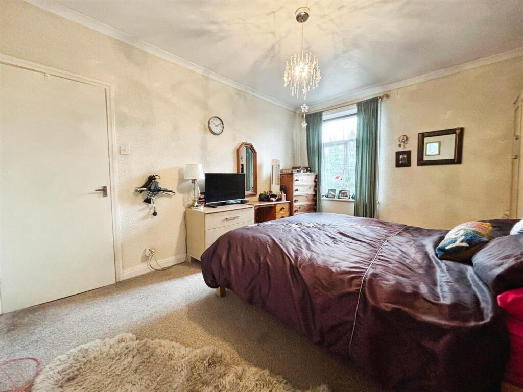 Additional property image - Harrogate Road, Bradford, BD2 3DY