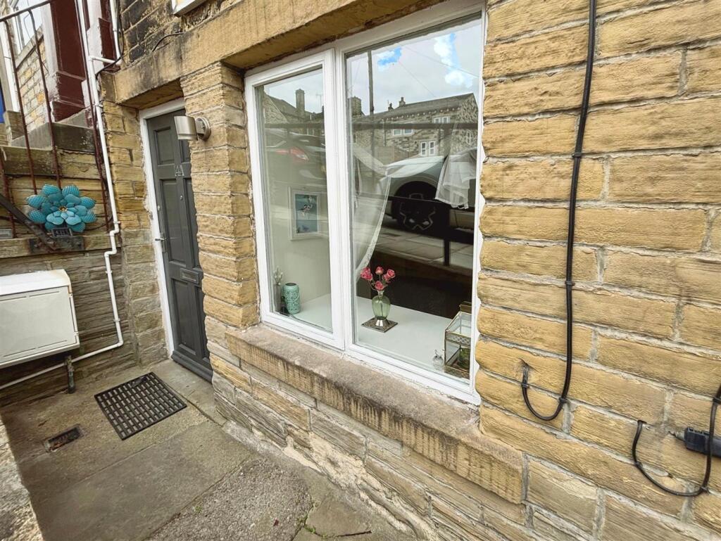 Main image of property: High Street, Idle, BD10 8NN
