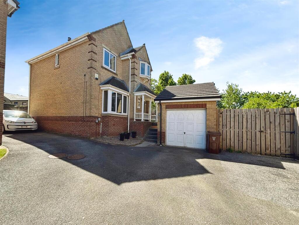 Main image of property: Scholars Walk, Bradford, BD2 3AF
