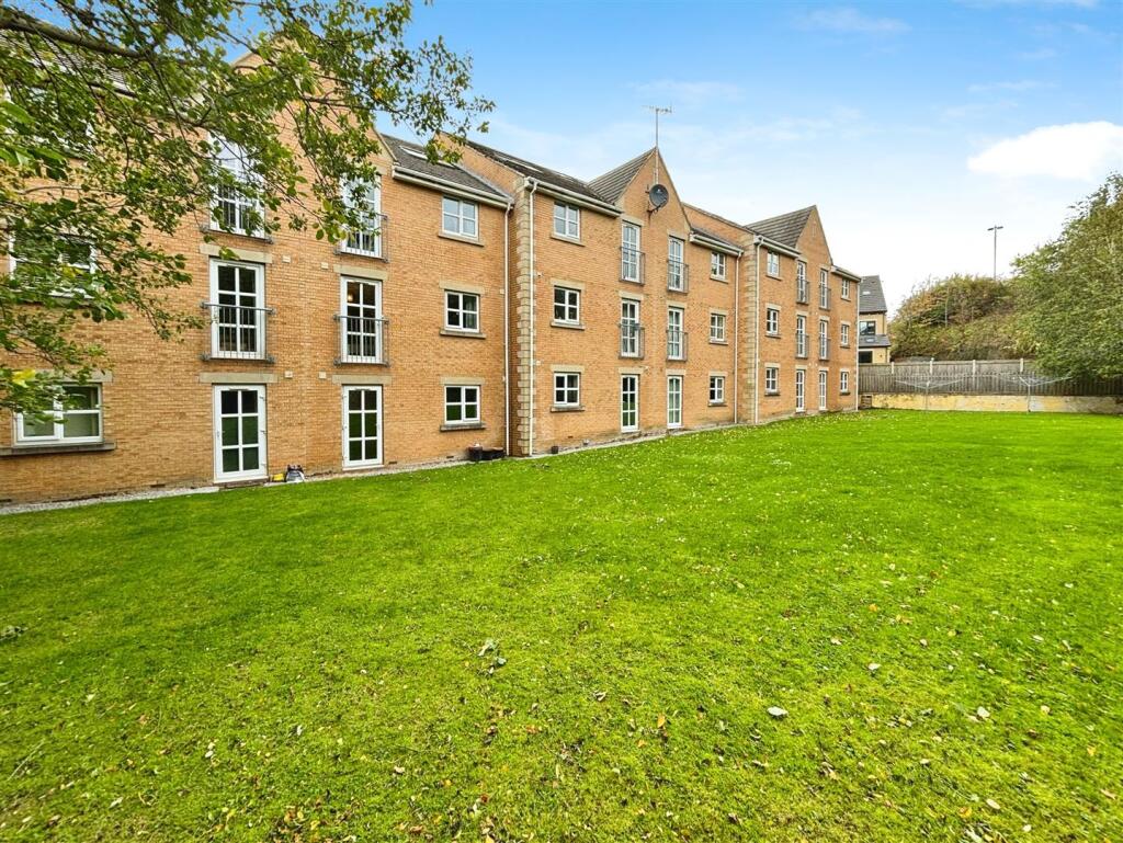 Main image of property: Henshaw Mews, Yeadon, Leeds, LS19 7TT