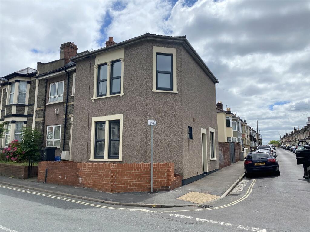3 bedroom end of terrace house for rent in Whitehall Road, Whitehall, Bristol, BS5